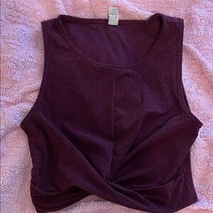 EUC yogalicious Chic Sleeveless Muscle Tank in Deep Purple